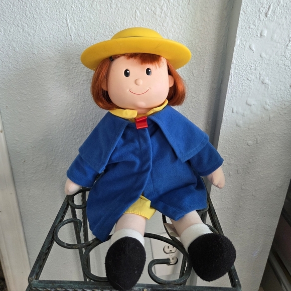 Other - Madeline 1998 Talking Doll Vintage